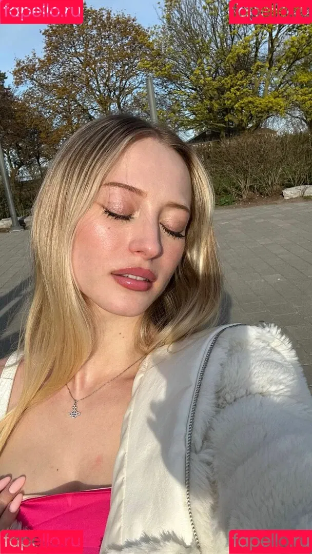 Sophia Diamond Onlyfans Photo Gallery 