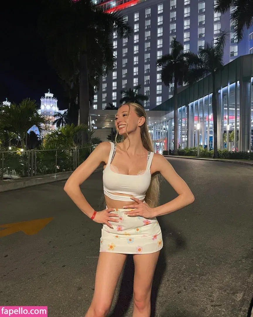 Sophia Diamond Onlyfans Photo Gallery 