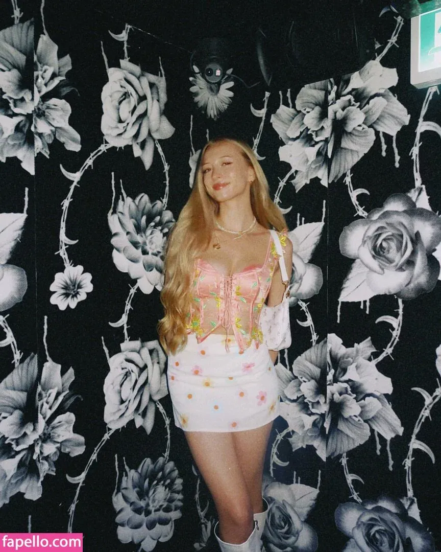 Sophia Diamond Onlyfans Photo Gallery 