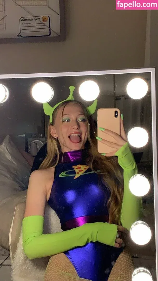 Sophia Diamond Onlyfans Photo Gallery 