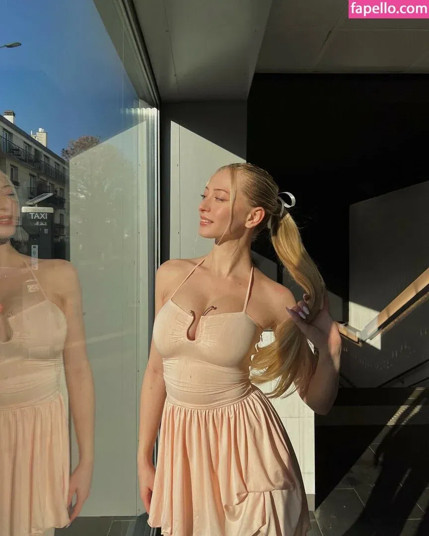 Sophia Diamond Onlyfans Photo Gallery 