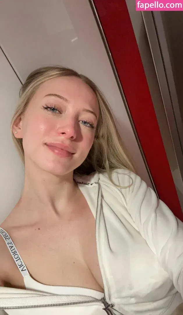 Sophia Diamond Onlyfans Photo Gallery 