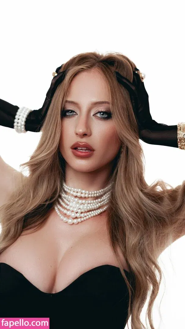 Sophia Diamond Onlyfans Photo Gallery 