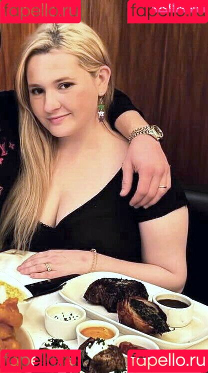 Abigail Breslin Onlyfans Photo Gallery 