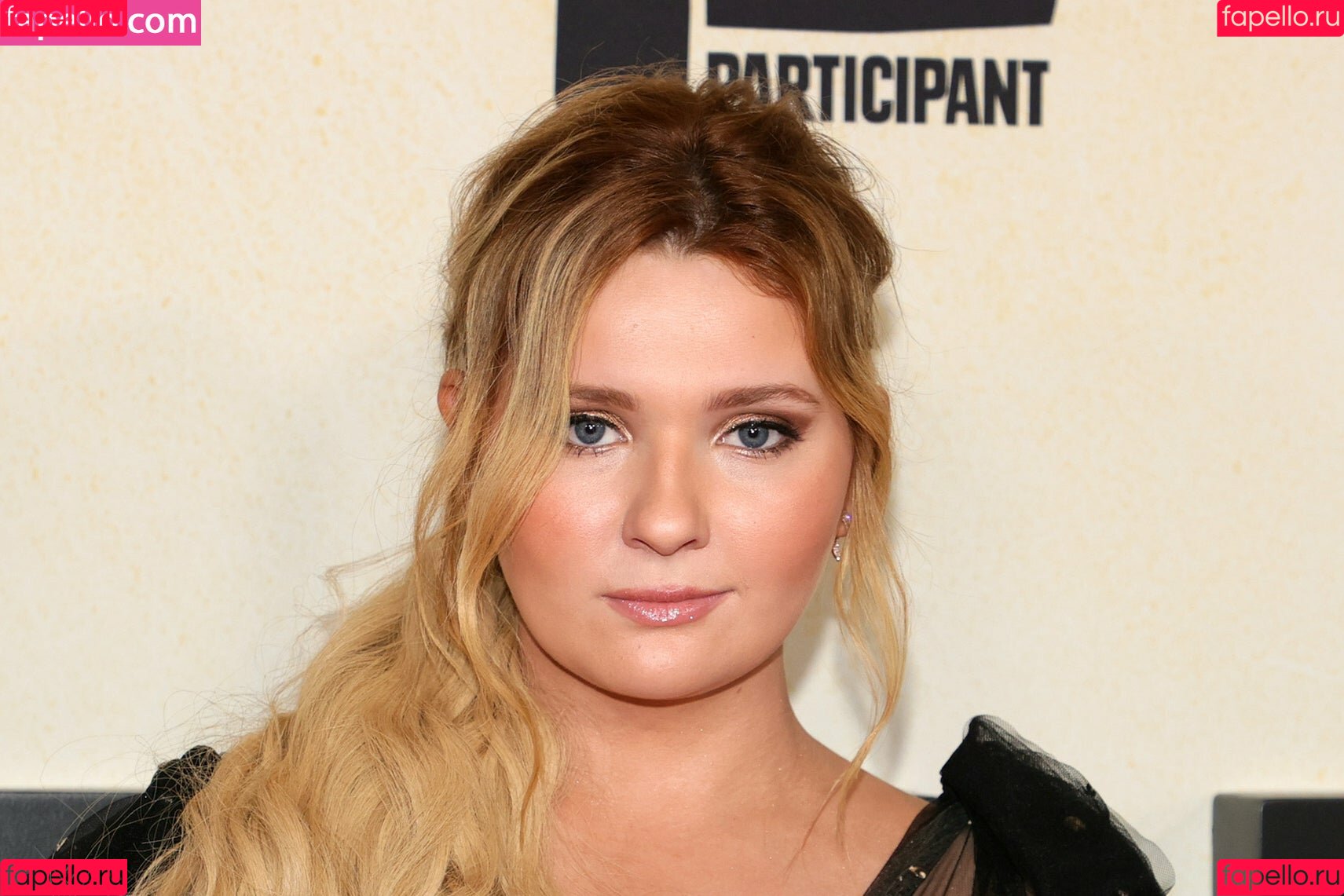 Abigail Breslin Onlyfans Photo Gallery 