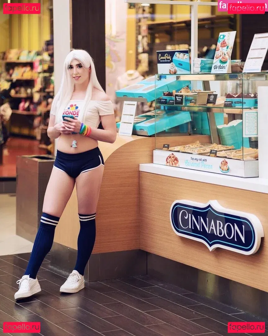 Shiri Allwood Onlyfans Photo Gallery 