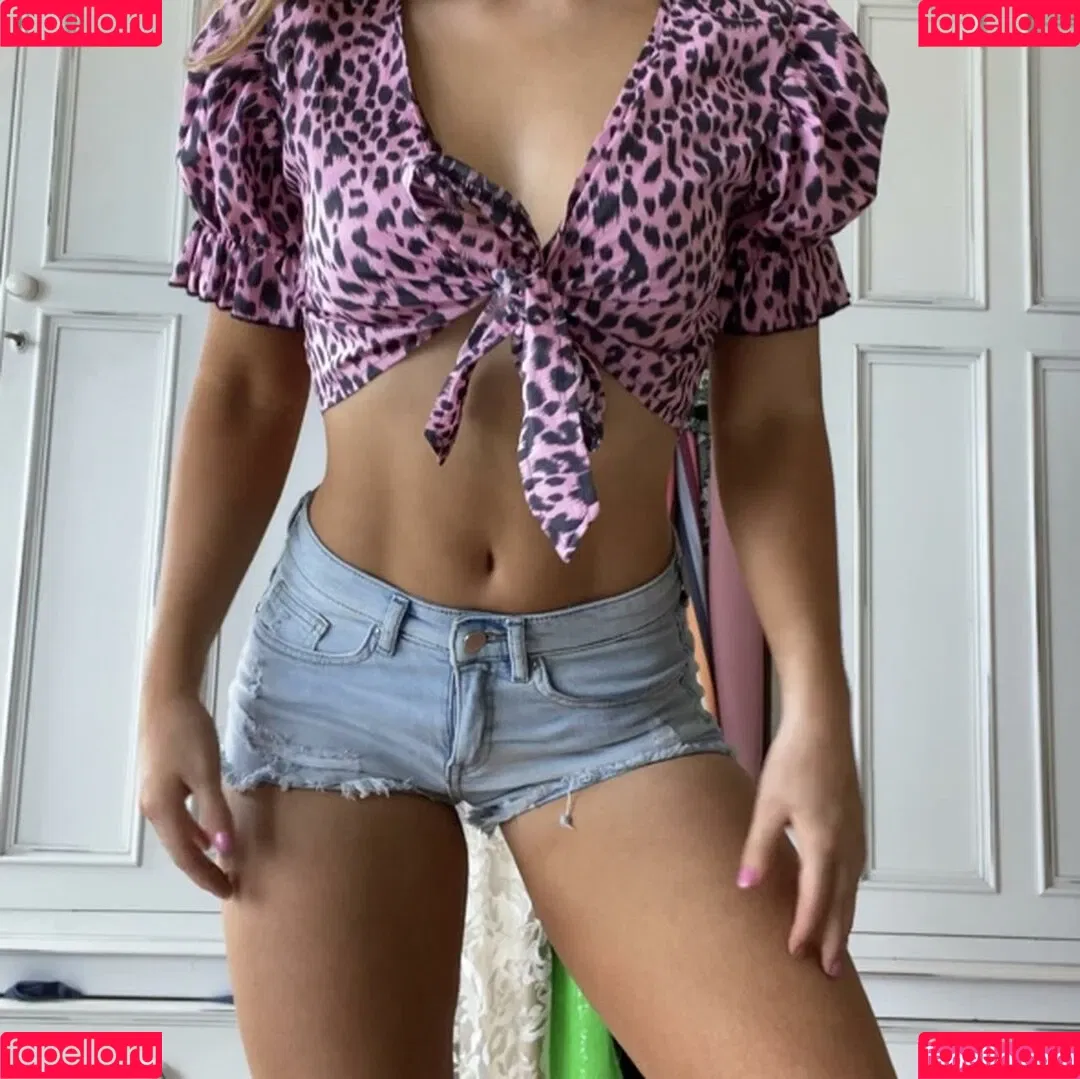 Maisie Smith Onlyfans Photo Gallery 
