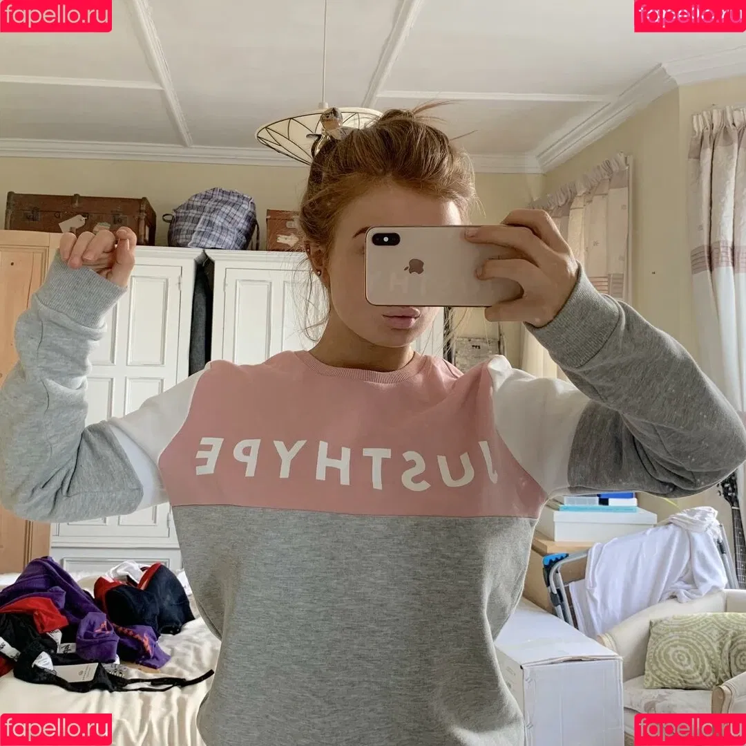 Maisie Smith Onlyfans Photo Gallery 