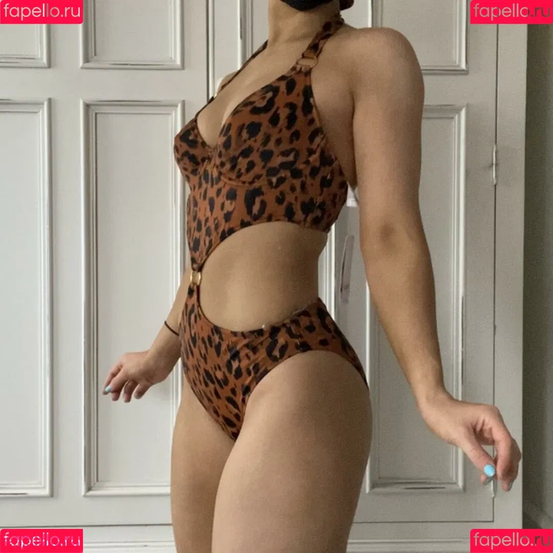 Maisie Smith Onlyfans Photo Gallery 