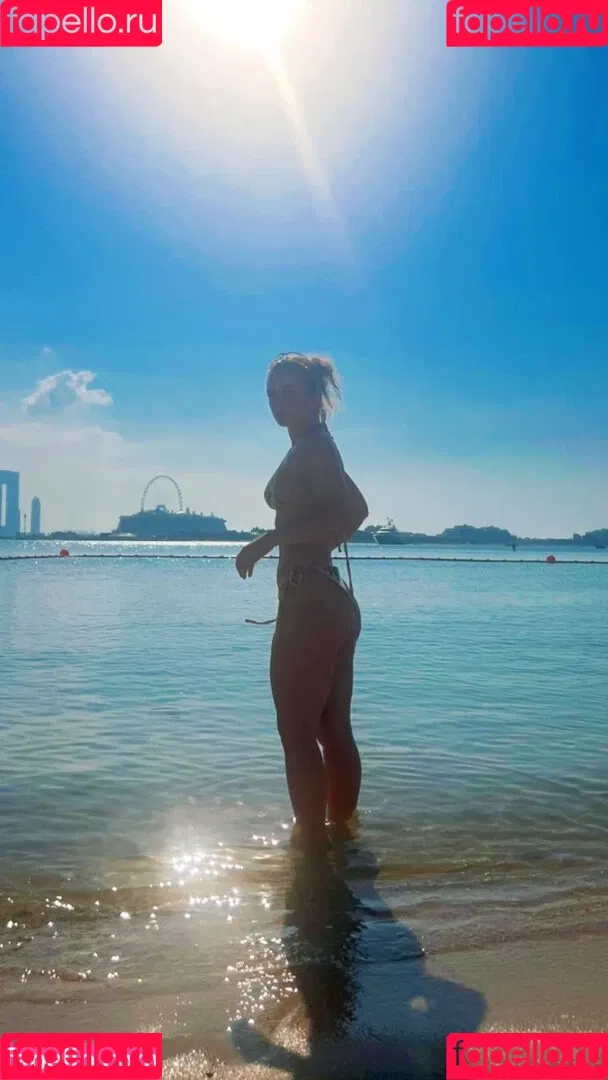 Maisie Smith Onlyfans Photo Gallery 