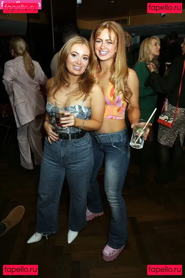 Maisie Smith Onlyfans Photo Gallery 