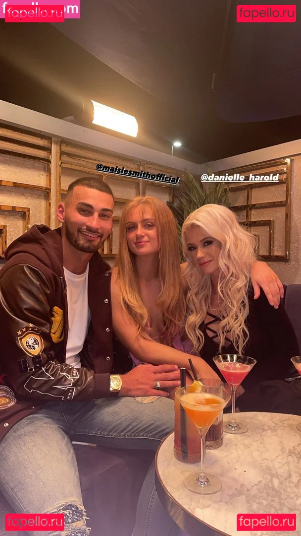 Maisie Smith Onlyfans Photo Gallery 