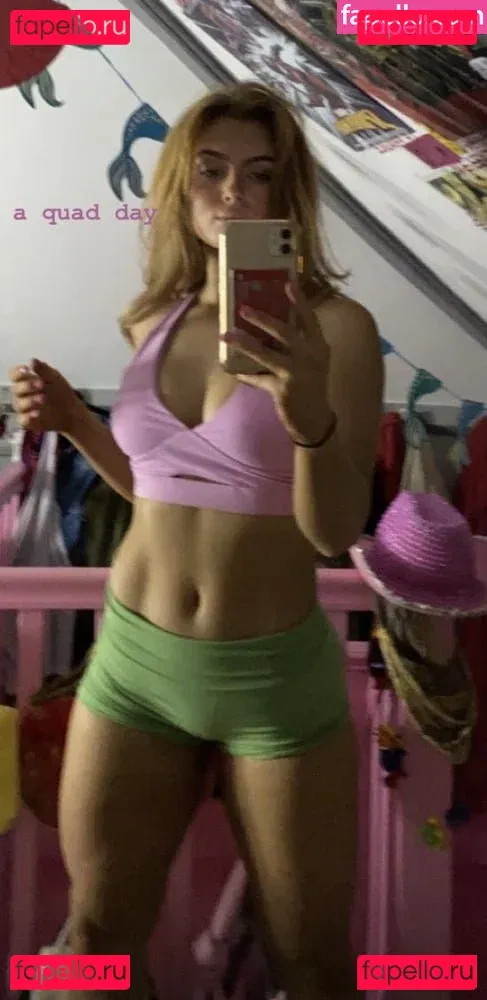 Maisie Smith Onlyfans Photo Gallery 