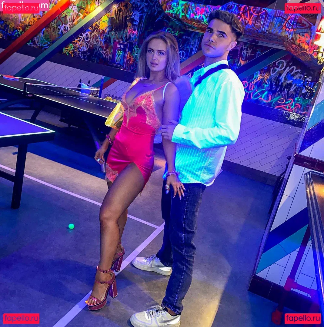 Maisie Smith Onlyfans Photo Gallery 