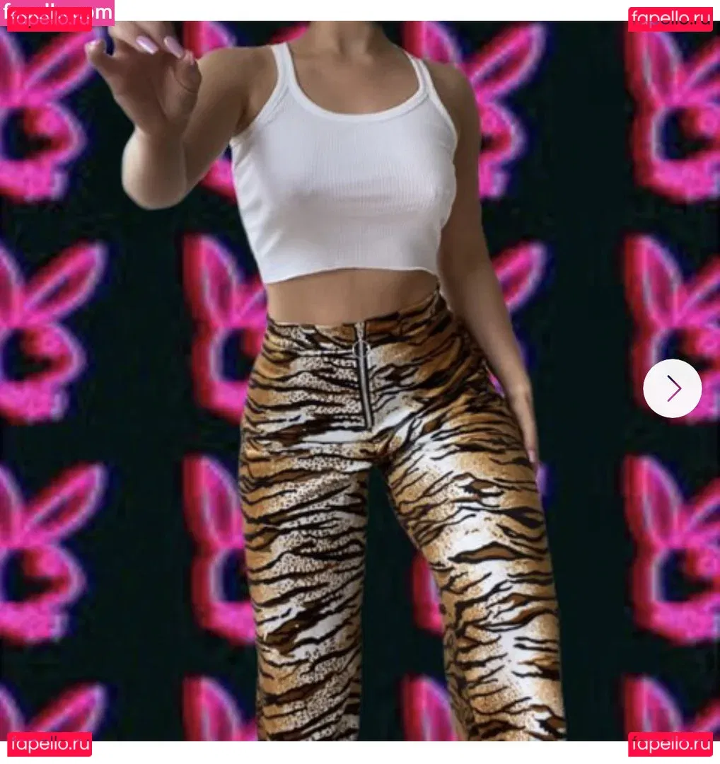 Maisie Smith Onlyfans Photo Gallery 