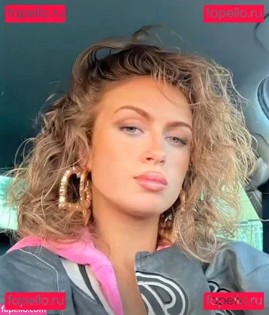 Maisie Smith Onlyfans Photo Gallery 