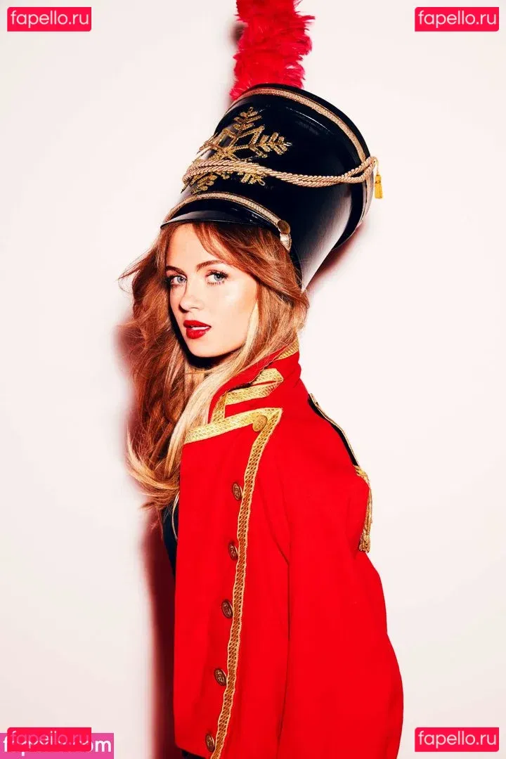 Maisie Smith Onlyfans Photo Gallery 