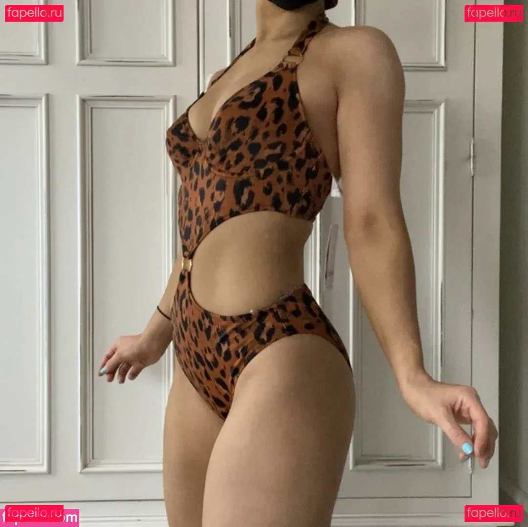 Maisie Smith Onlyfans Photo Gallery 