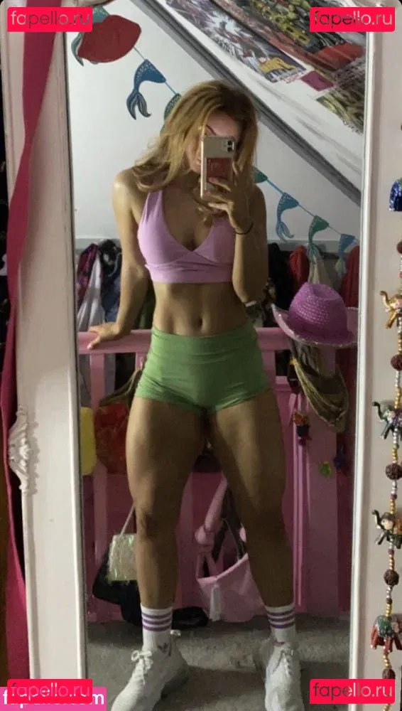 Maisie Smith Onlyfans Photo Gallery 