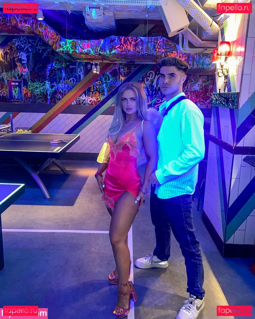 Maisie Smith Onlyfans Photo Gallery 