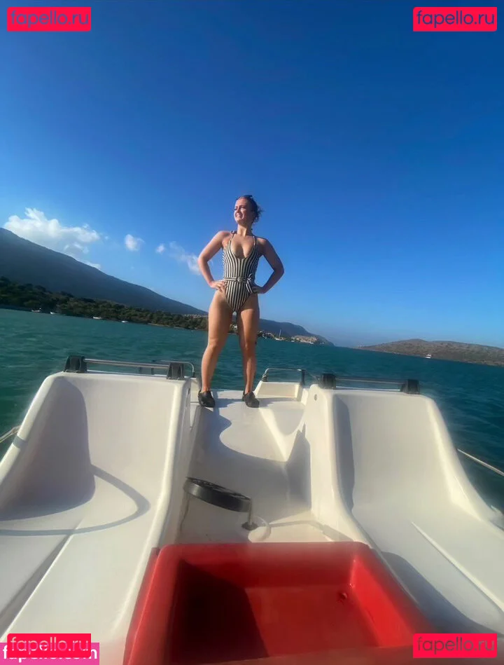 Maisie Smith Onlyfans Photo Gallery 