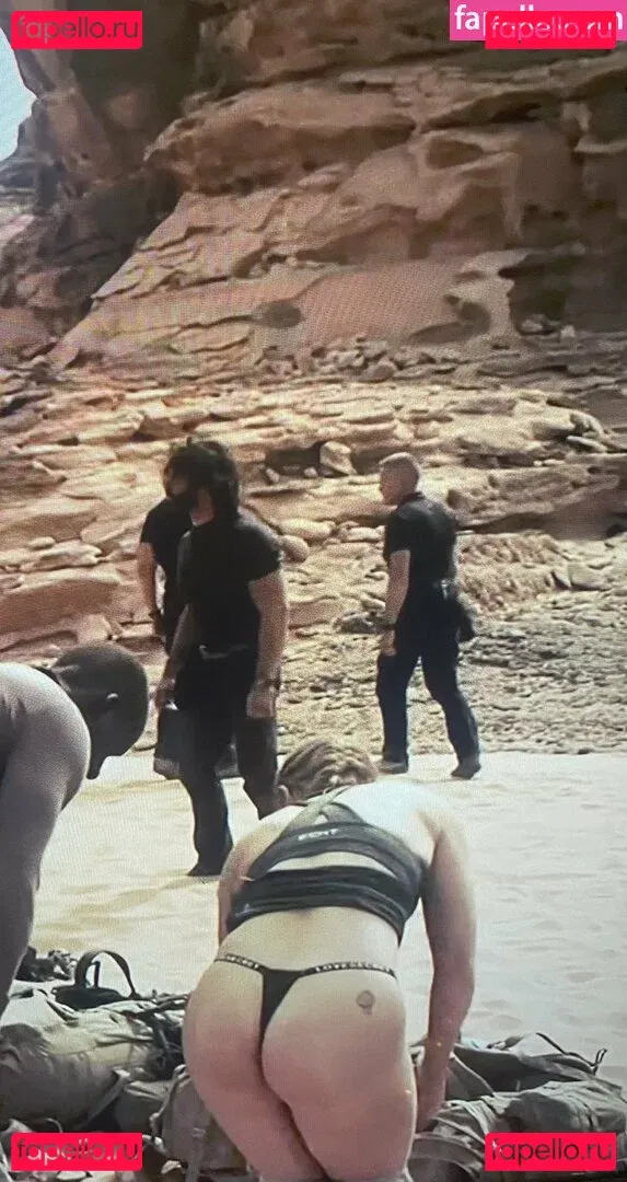 Maisie Smith Onlyfans Photo Gallery 