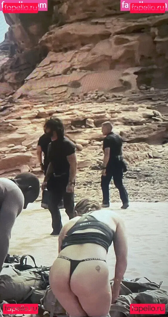 Maisie Smith Onlyfans Photo Gallery 