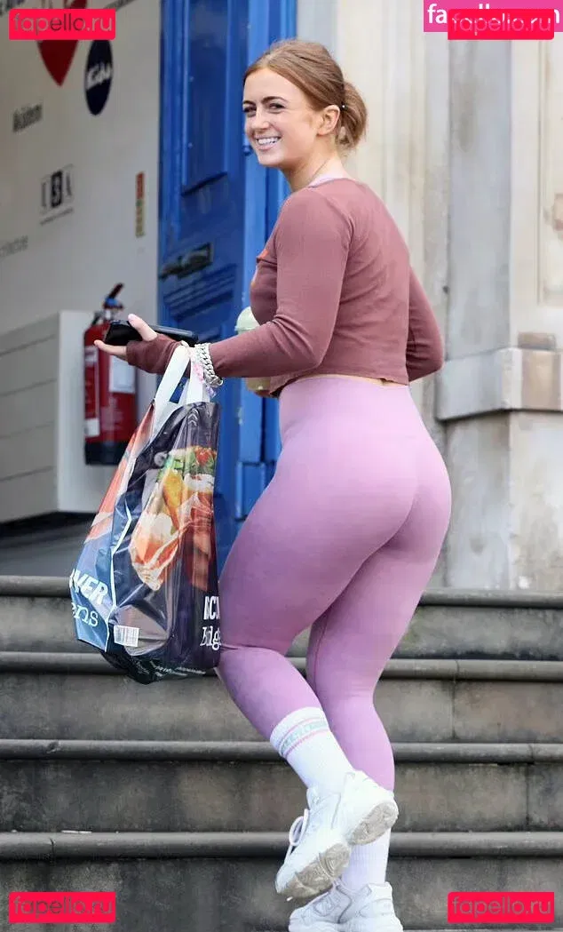 Maisie Smith Onlyfans Photo Gallery 