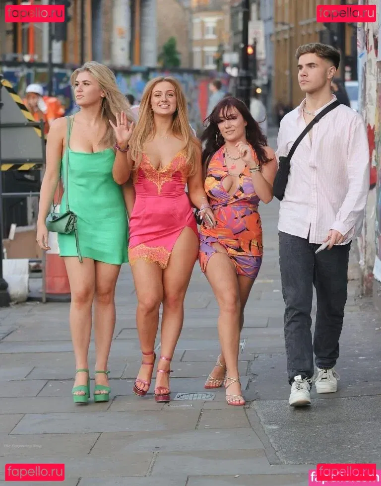 Maisie Smith Onlyfans Photo Gallery 