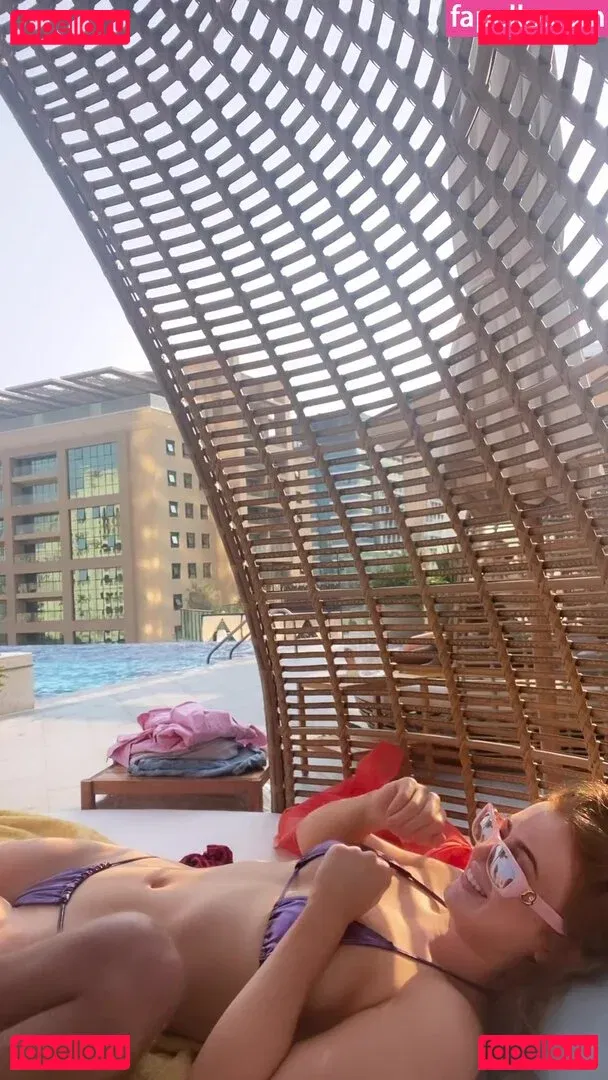 Maisie Smith Onlyfans Photo Gallery 