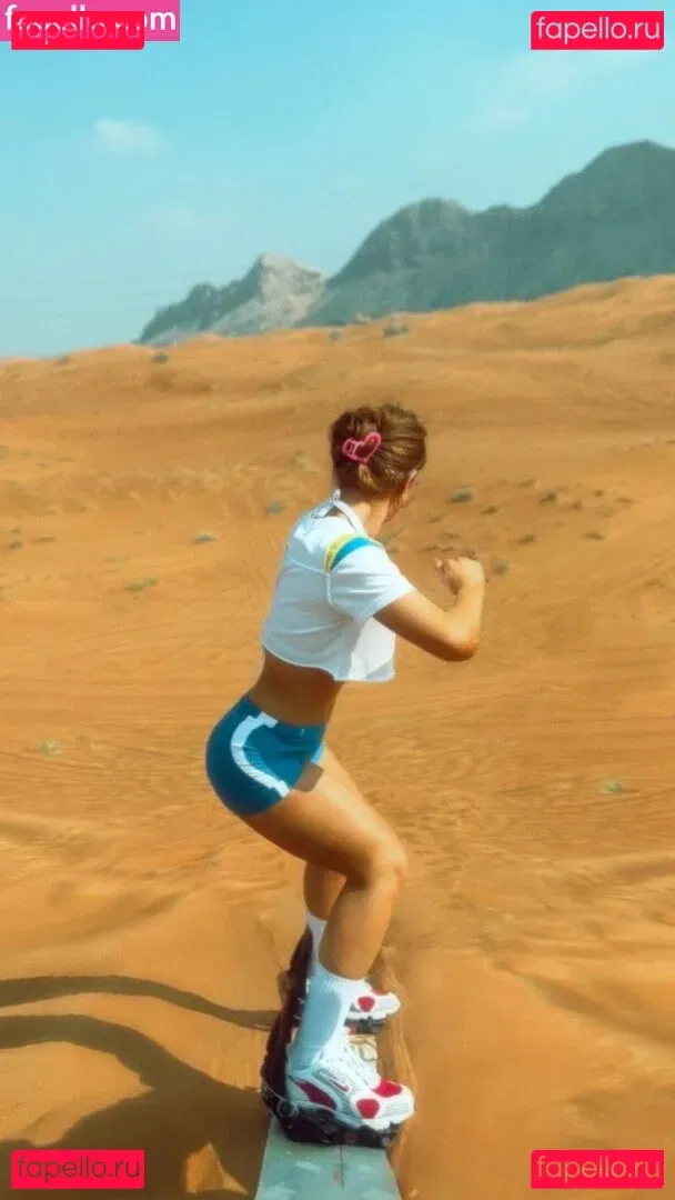 Maisie Smith Onlyfans Photo Gallery 