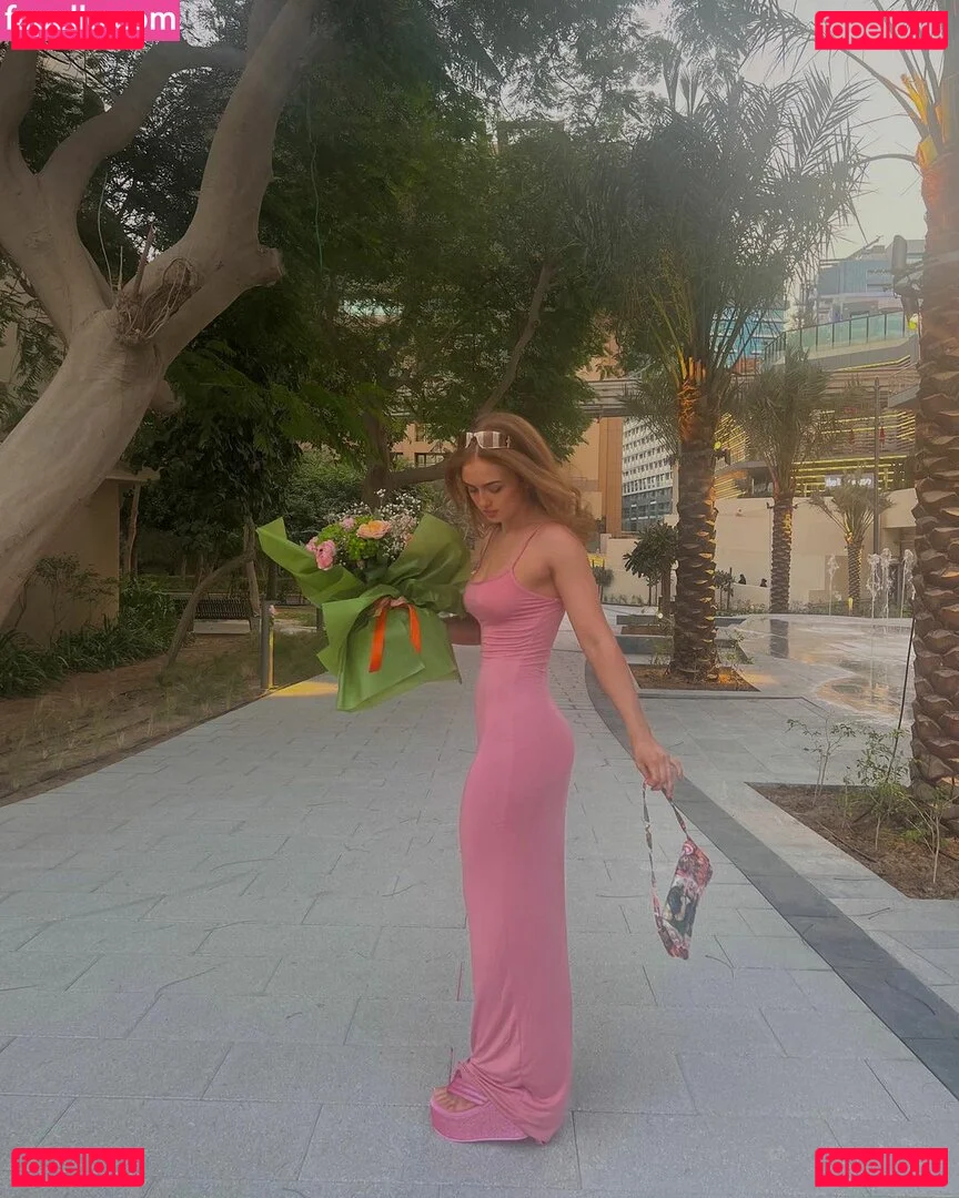 Maisie Smith Onlyfans Photo Gallery 