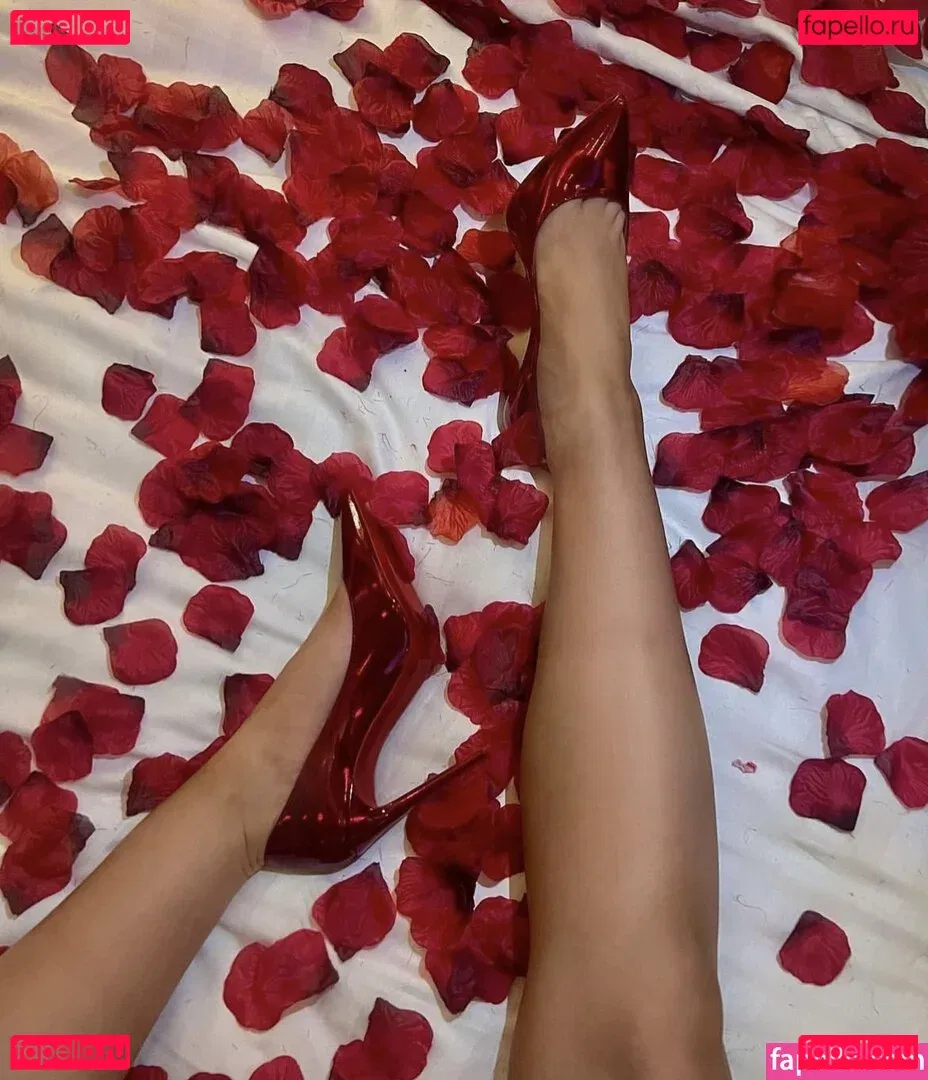 Maisie Smith Onlyfans Photo Gallery 