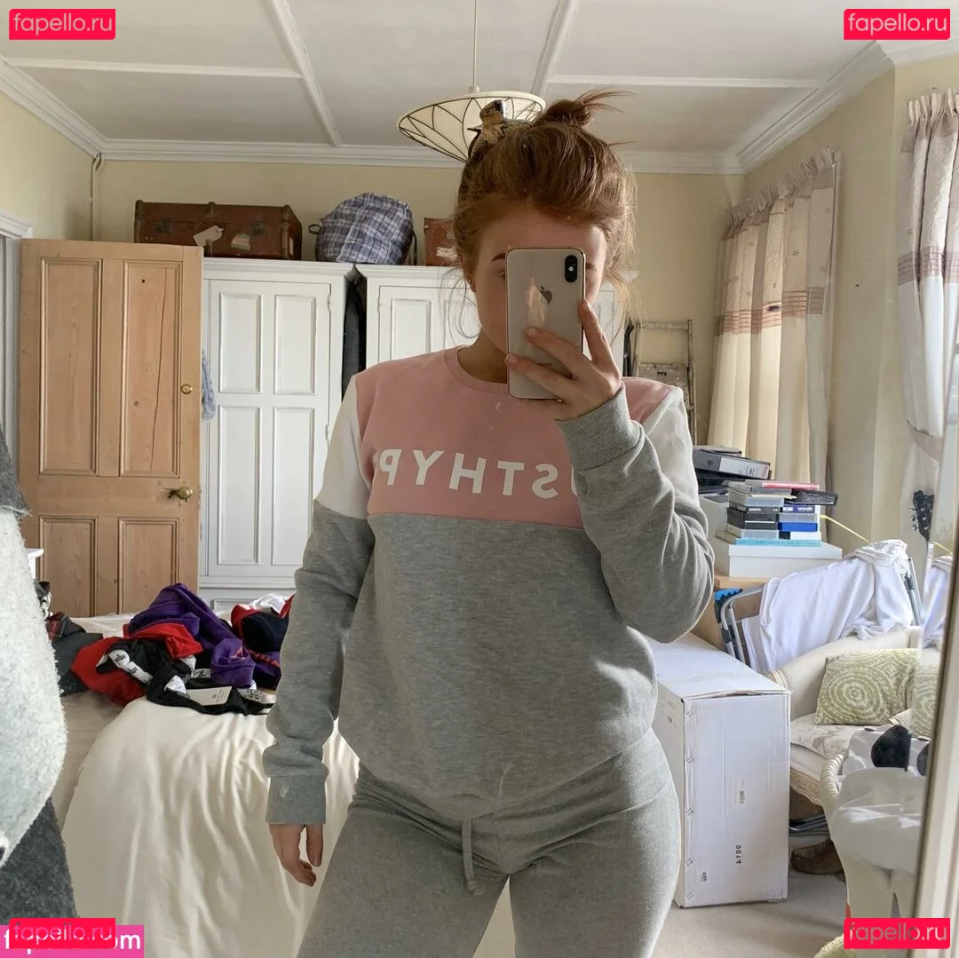 Maisie Smith Onlyfans Photo Gallery 