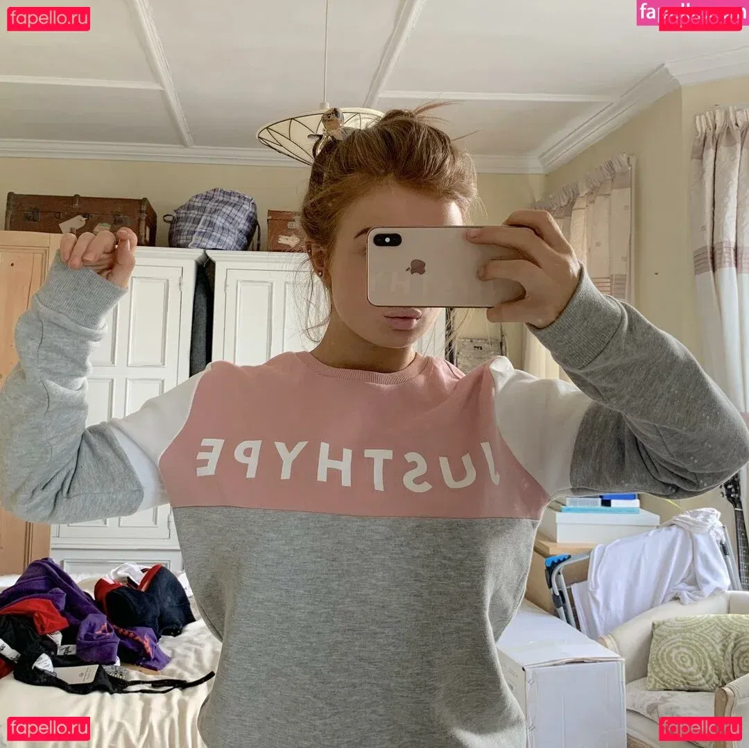 Maisie Smith Onlyfans Photo Gallery 