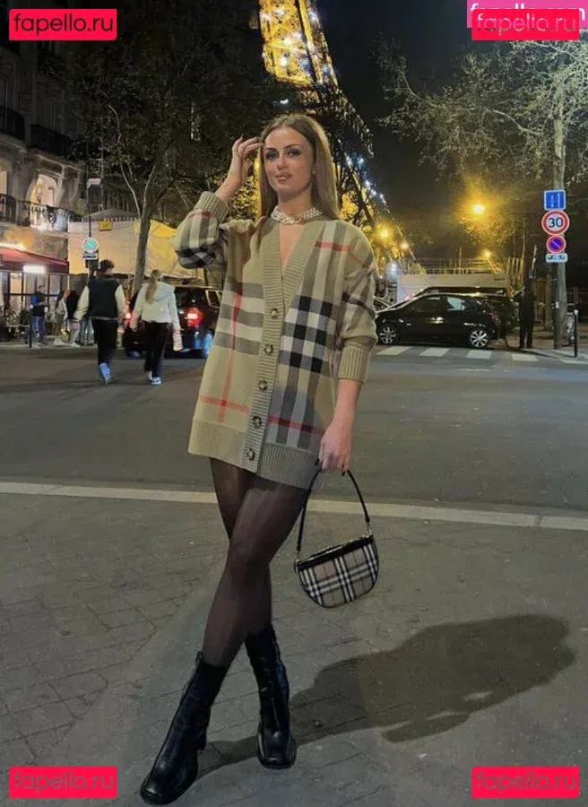 Maisie Smith Onlyfans Photo Gallery 