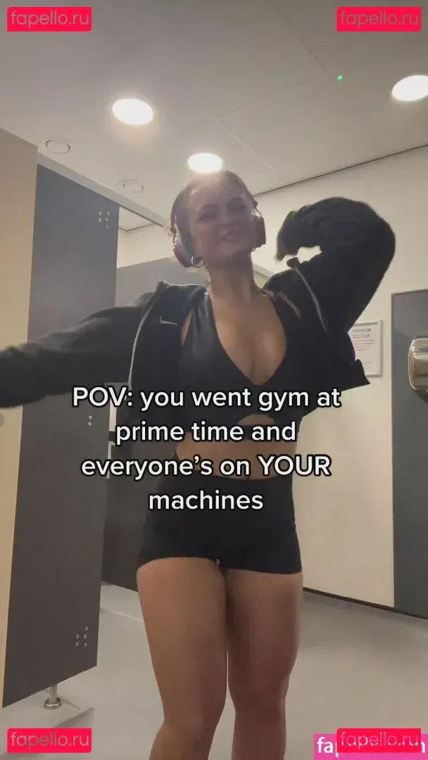 Maisie Smith Onlyfans Photo Gallery 