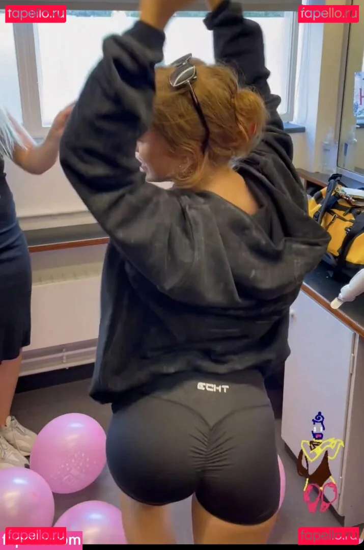 Maisie Smith Onlyfans Photo Gallery 