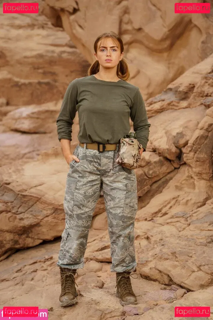 Maisie Smith Onlyfans Photo Gallery 