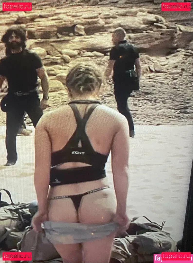 Maisie Smith Onlyfans Photo Gallery 