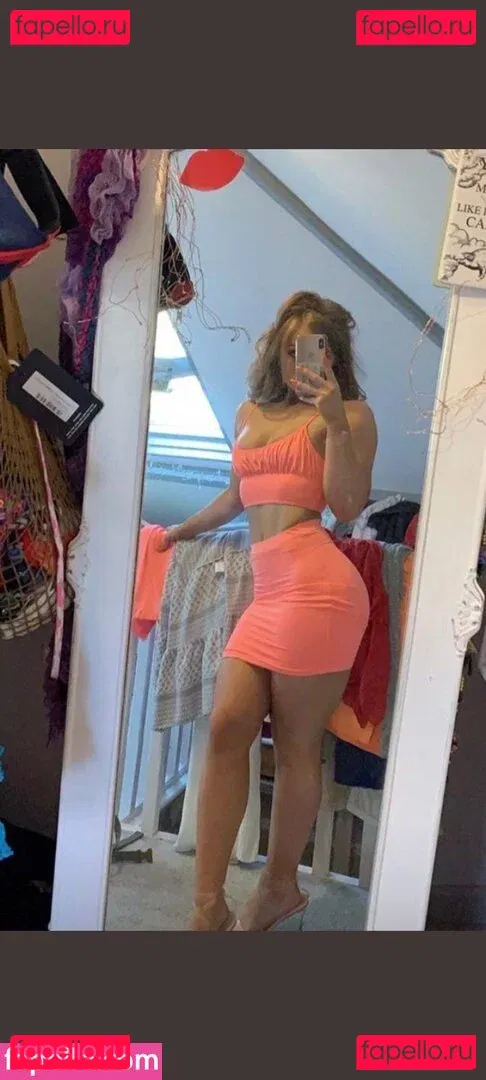 Maisie Smith Onlyfans Photo Gallery 