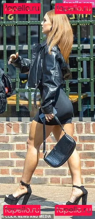 Maisie Smith Onlyfans Photo Gallery 