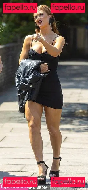 Maisie Smith Onlyfans Photo Gallery 