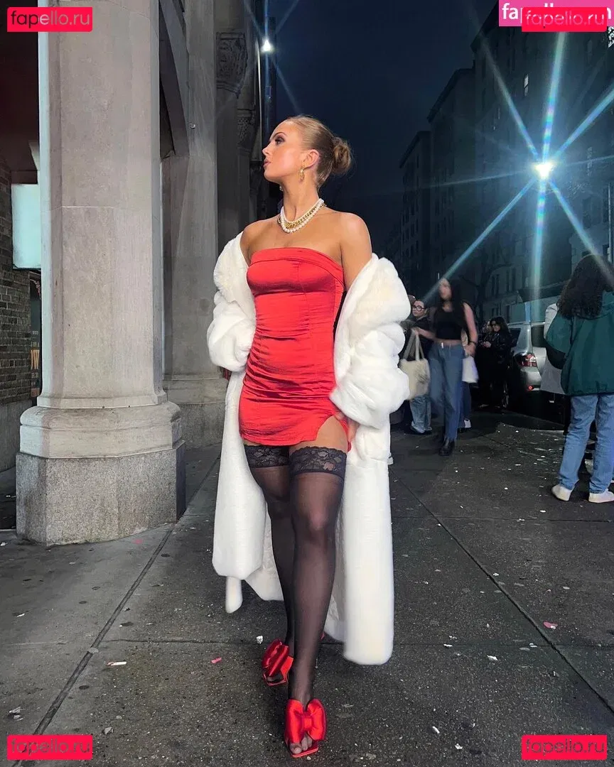 Maisie Smith Onlyfans Photo Gallery 