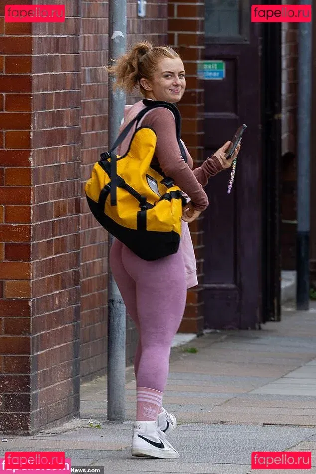 Maisie Smith Onlyfans Photo Gallery 