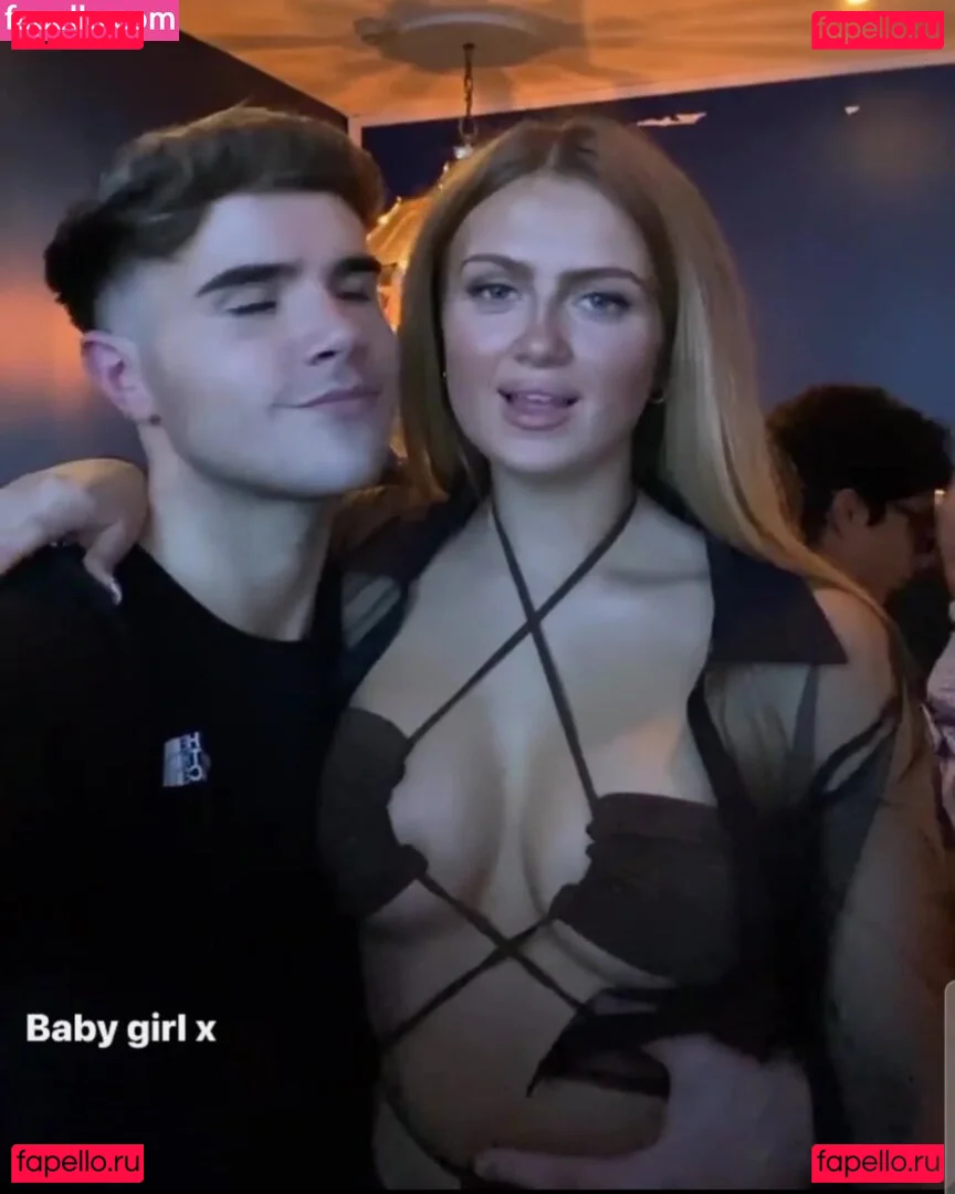 Maisie Smith Onlyfans Photo Gallery 