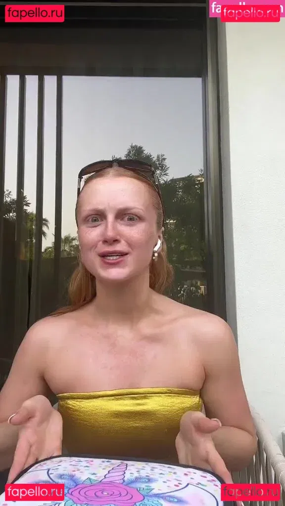 Maisie Smith Onlyfans Photo Gallery 