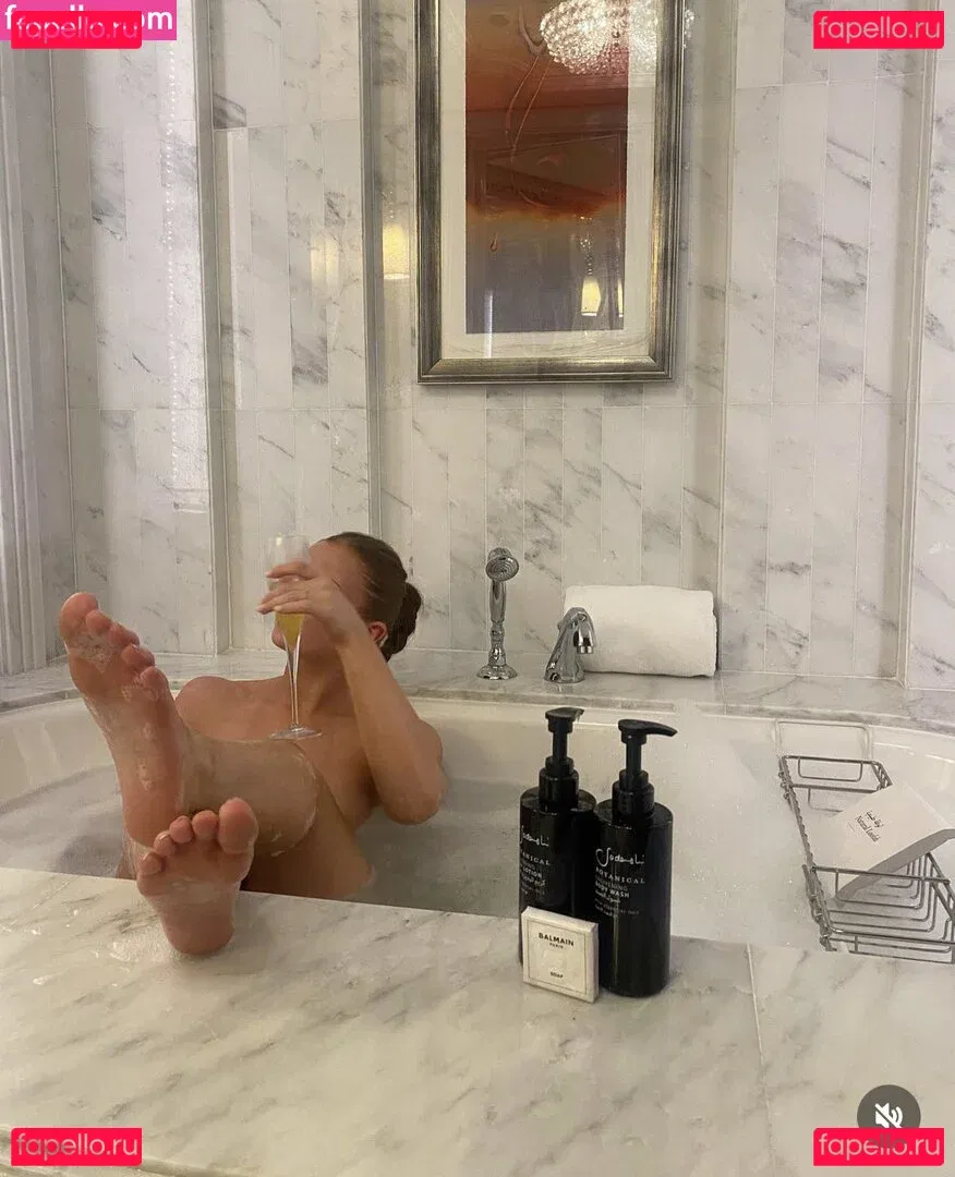 Maisie Smith Onlyfans Photo Gallery 