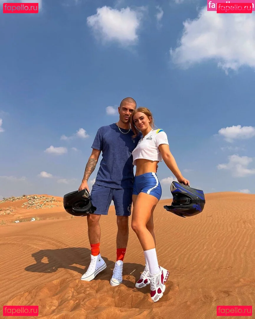 Maisie Smith Onlyfans Photo Gallery 