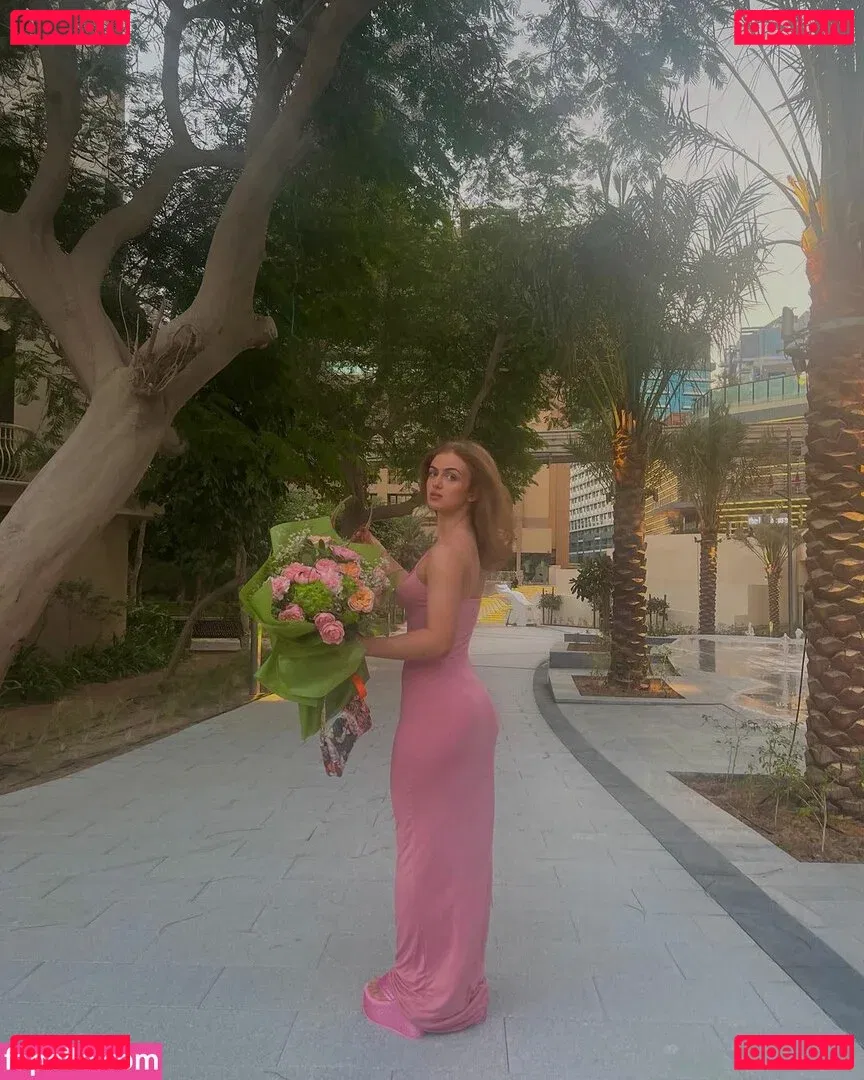 Maisie Smith Onlyfans Photo Gallery 